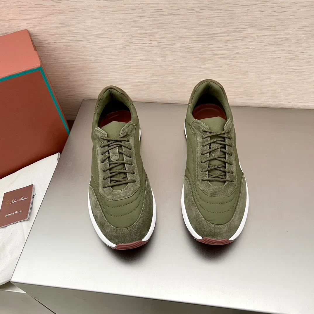 Factory price: 460💰Loro men's shoes💰iana WeekendWalk men's waterproof sports shoes! Waterproof canvas warm men's shoes, the lightest L men's shoes in history 💰jogging shoes, the upper is made of Wind microfiber with StormSystem® waterproof and windproof treatment and goatskin, which is waterproof and warm. There will be a little wrinkle on the upper, which is normal because the waterproof fabric is very soft and the exquisite carving is very challenging. Craftsmanship and lathe workmanship, the lining is made of cloth for a warmer and more comfortable fit, and the Kummel-colored rubber outsole is made of lightweight material: this structure ensures proper weight distribution during walking, improves shock absorption and rebound, enhances grip and stability, and the eyelets and upper back of the shoe are embellished with light and very comfortable shoes! Packed in the original box at the counter, multiple colors available! Size: 39-40-41-42-43-44 45 standard leather shoe size